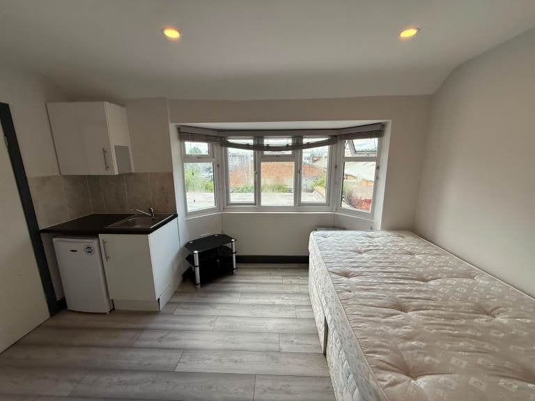 Flat Francis Road in Greater London