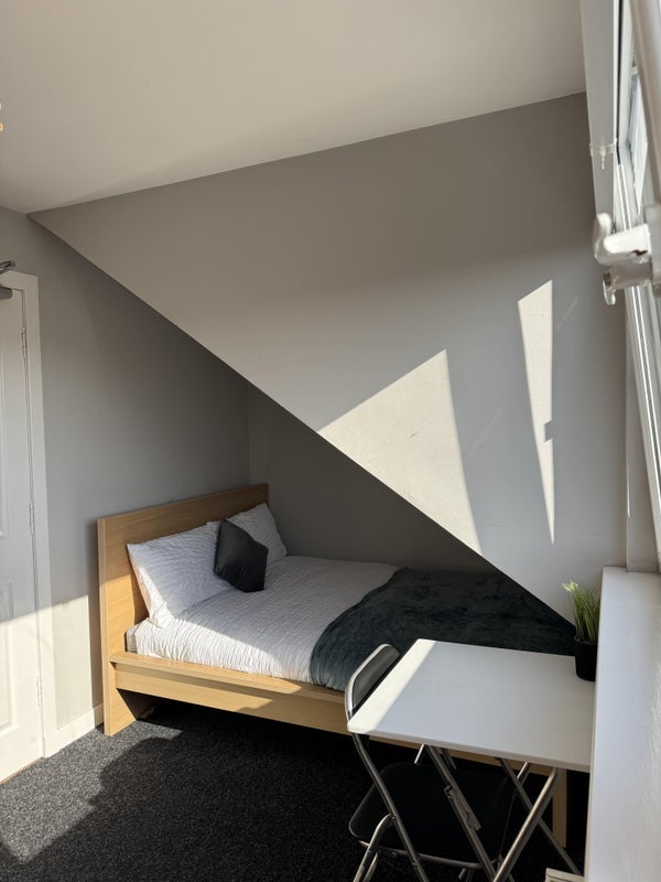 Room Carrick Knowe Grove in City of Edinburgh