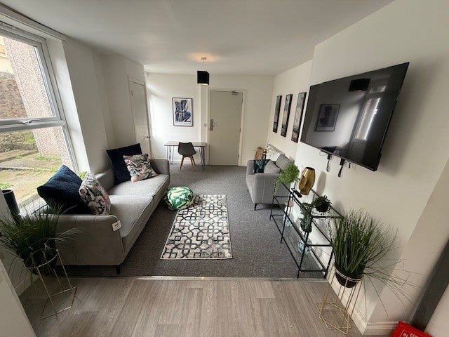 Room Hill Park Crescent in Plymouth