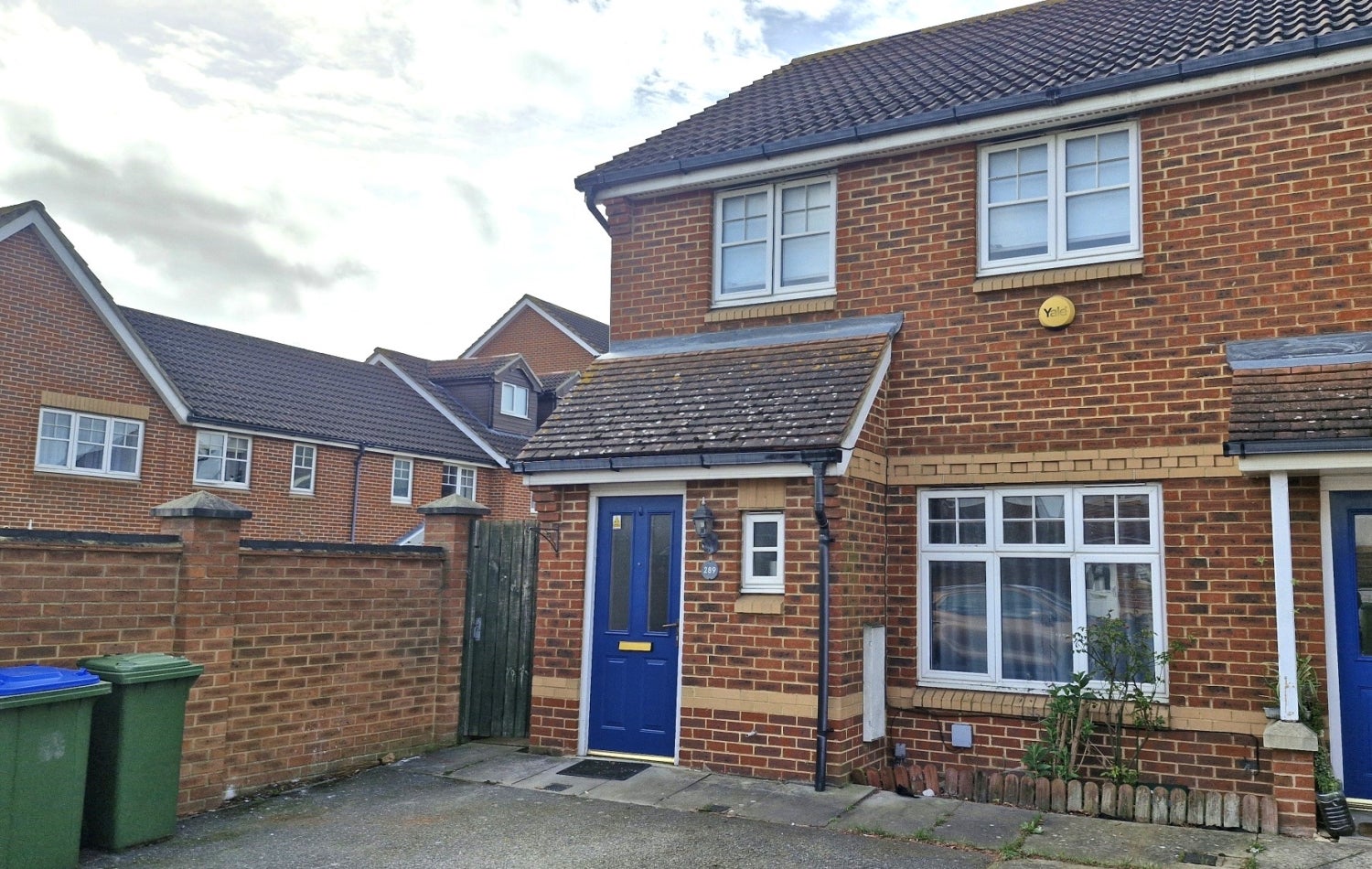 House Greenhaven Drive in Greater London