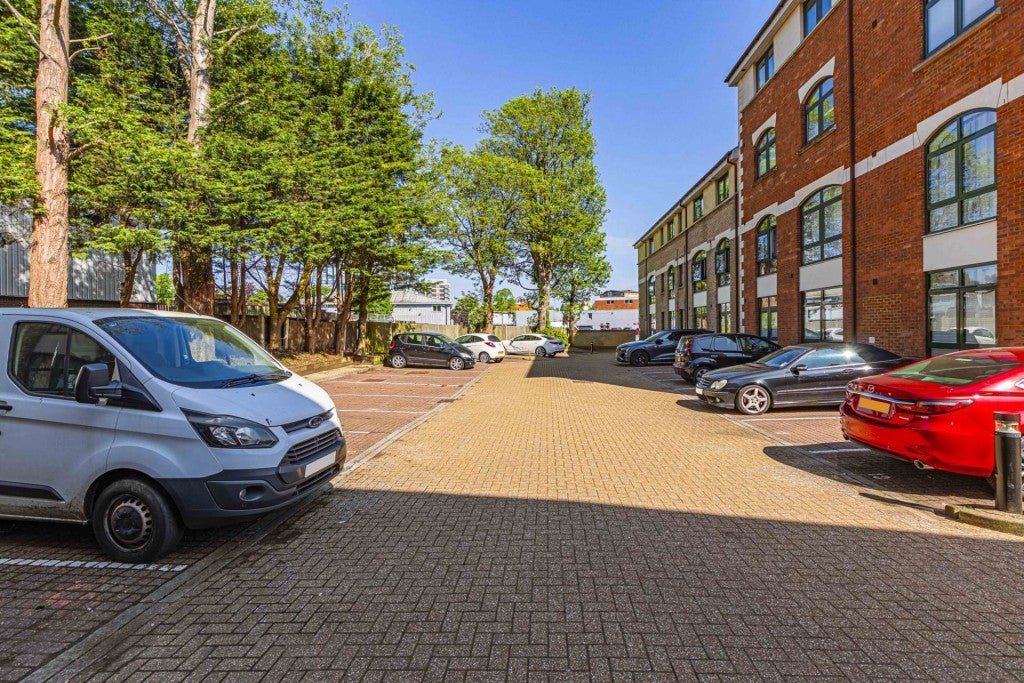 Flat Corner Hall in Dacorum