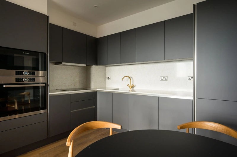 Room Watermead Way in Greater London