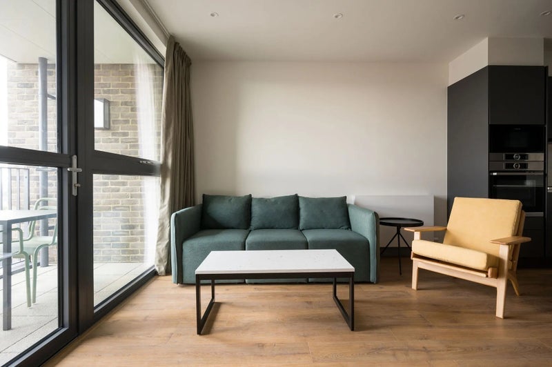 Room Watermead Way in Greater London