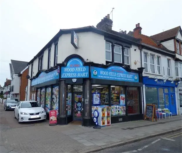 Flat Leigh Road in Southend-on-Sea