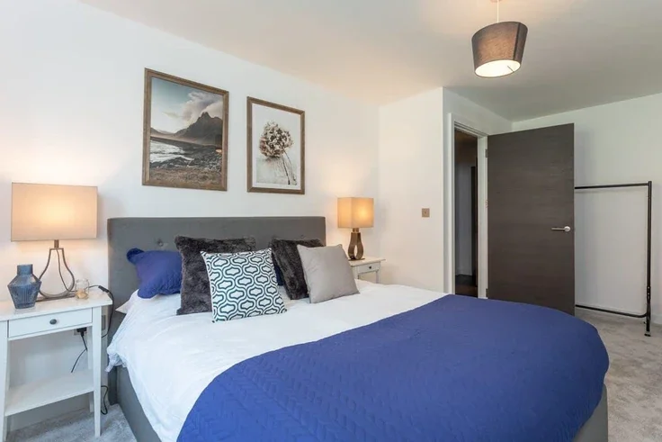 Flat Hallfield Road in York