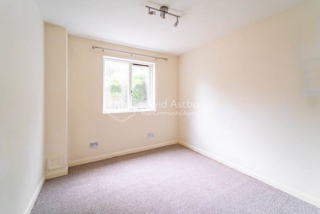 Flat Bunning Way in Greater London