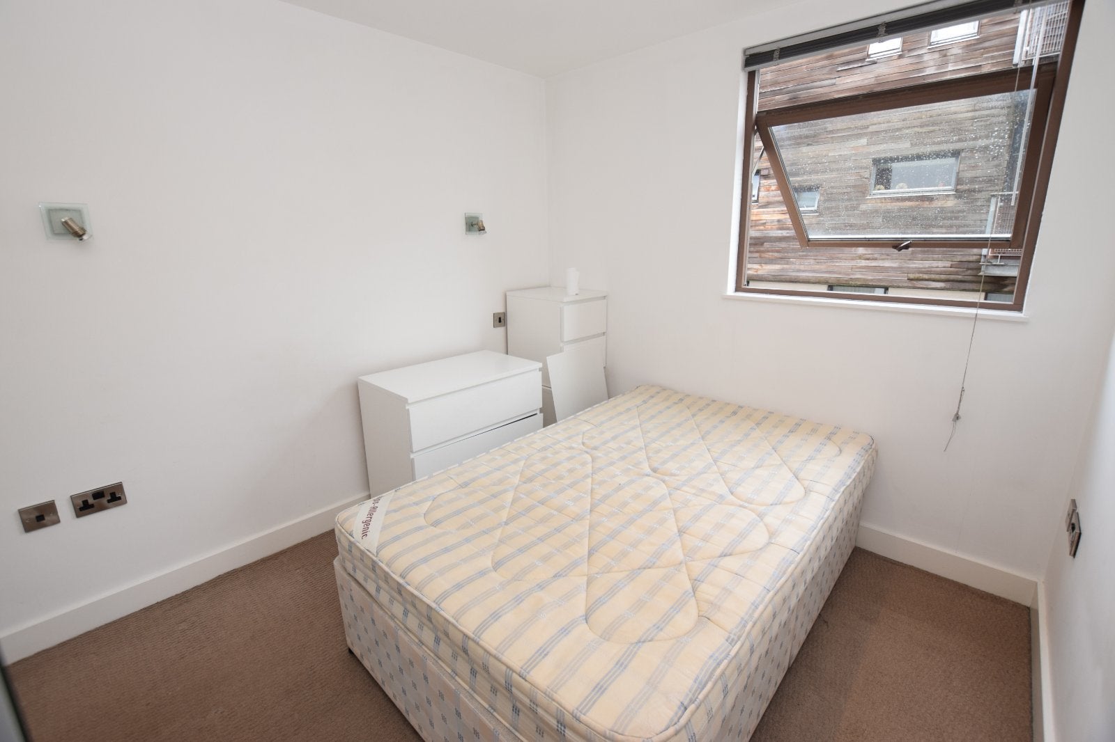 Flat Isaac Way in Manchester
