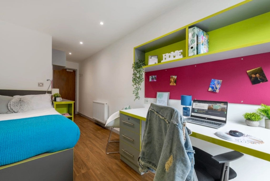 Room Hull Road in York