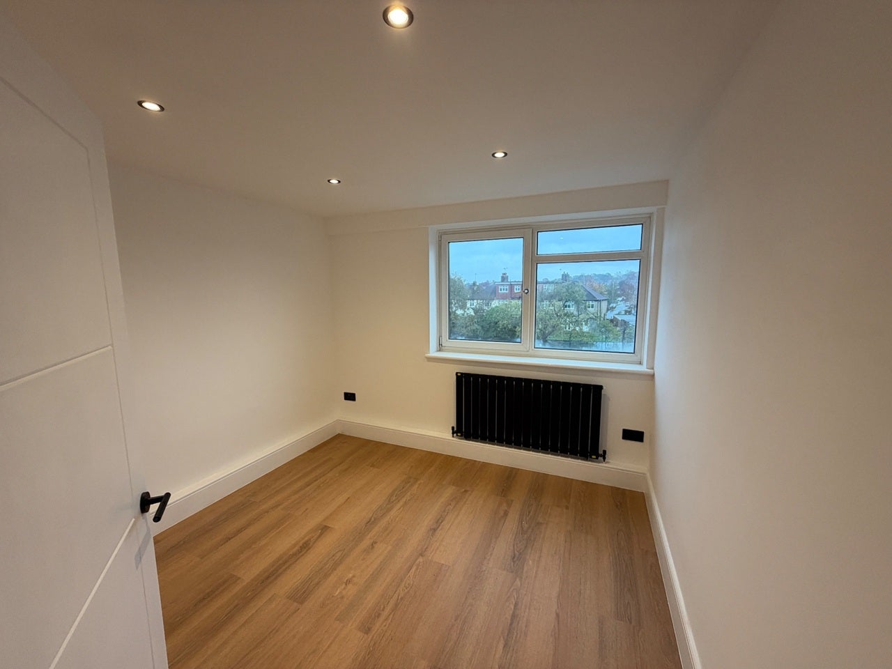 Flat Grand Drive in Greater London