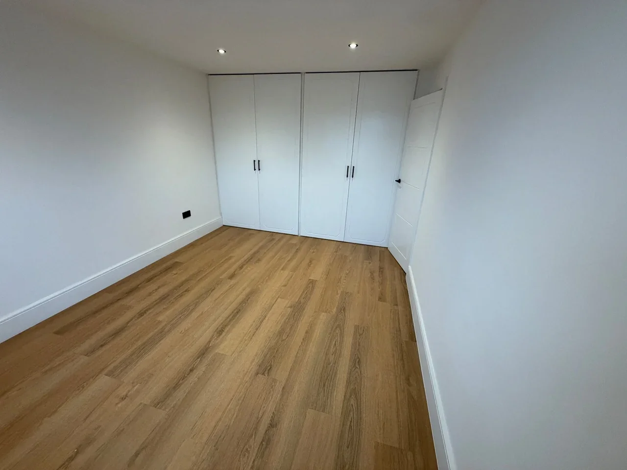 Flat Grand Drive in Greater London
