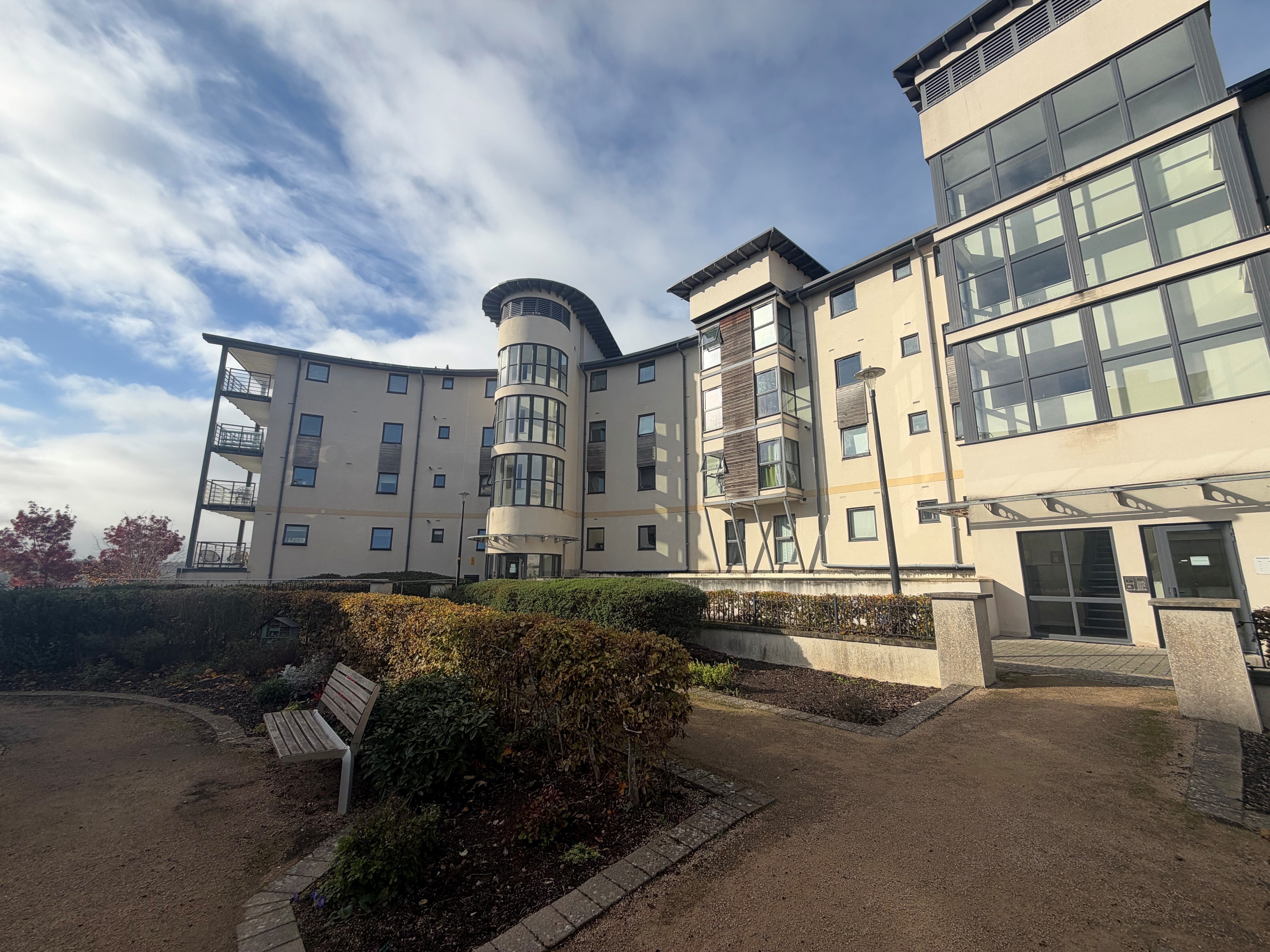 Flat Seacole Crescent in Swindon