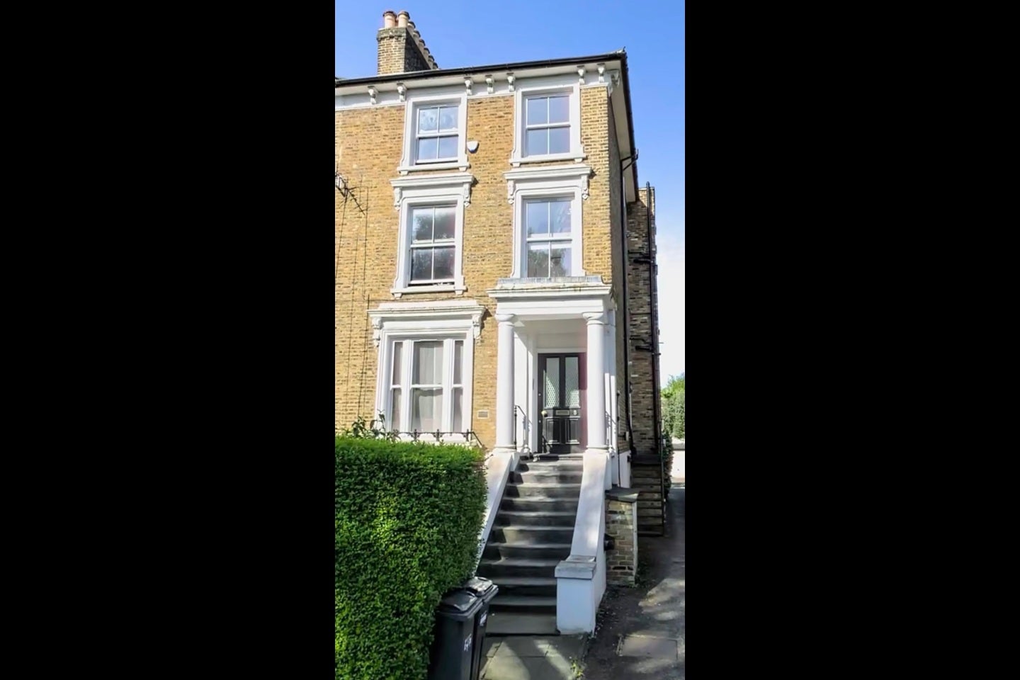 Flat Oxford Road North in Greater London