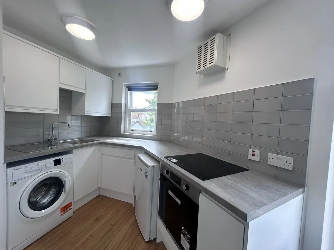 Flat Gloucester Road in Bristol