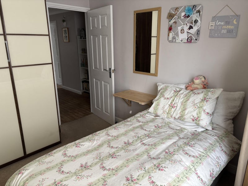 Room Leeson Drive in Ameysford