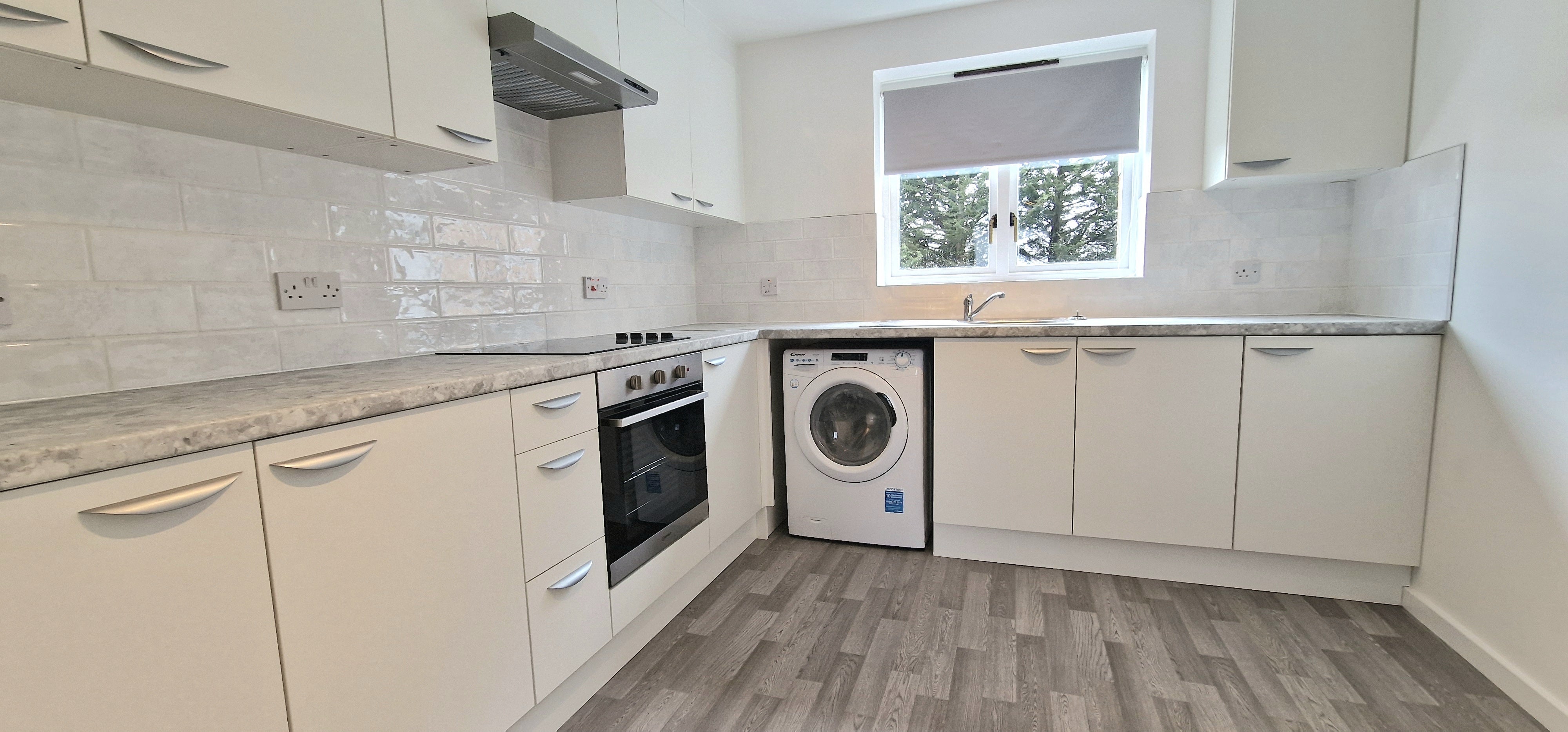 Flat Pentland Avenue in Greater London