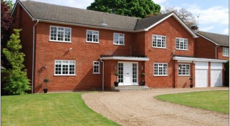 Room Court Drive in Maidenhead
