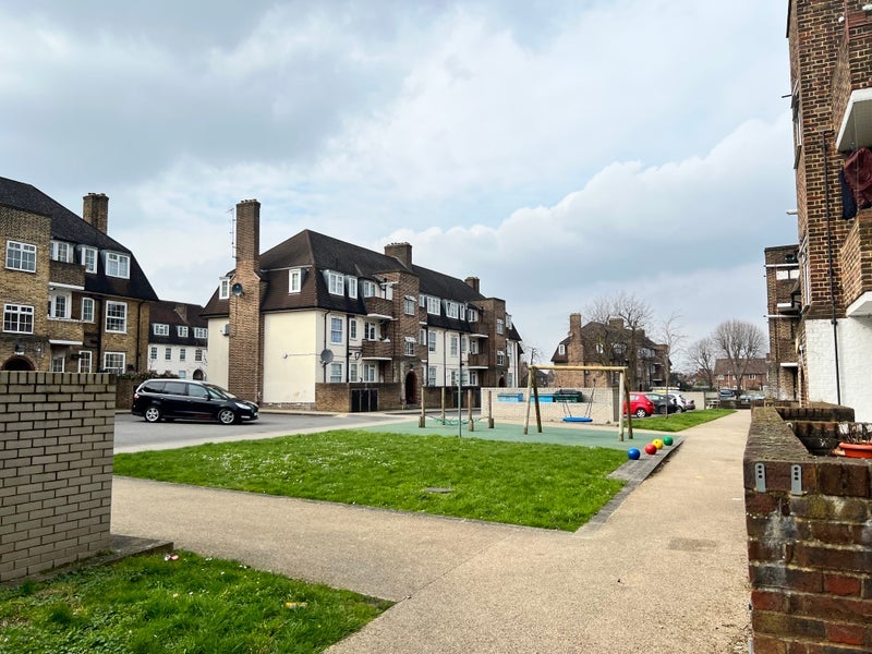 Room Station Walk in Greater London