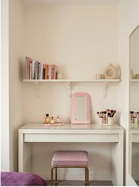 Room Highfield Road in Greater London