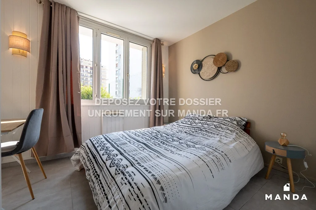 Chambre Rue des Eaux Claires à Grenoble
