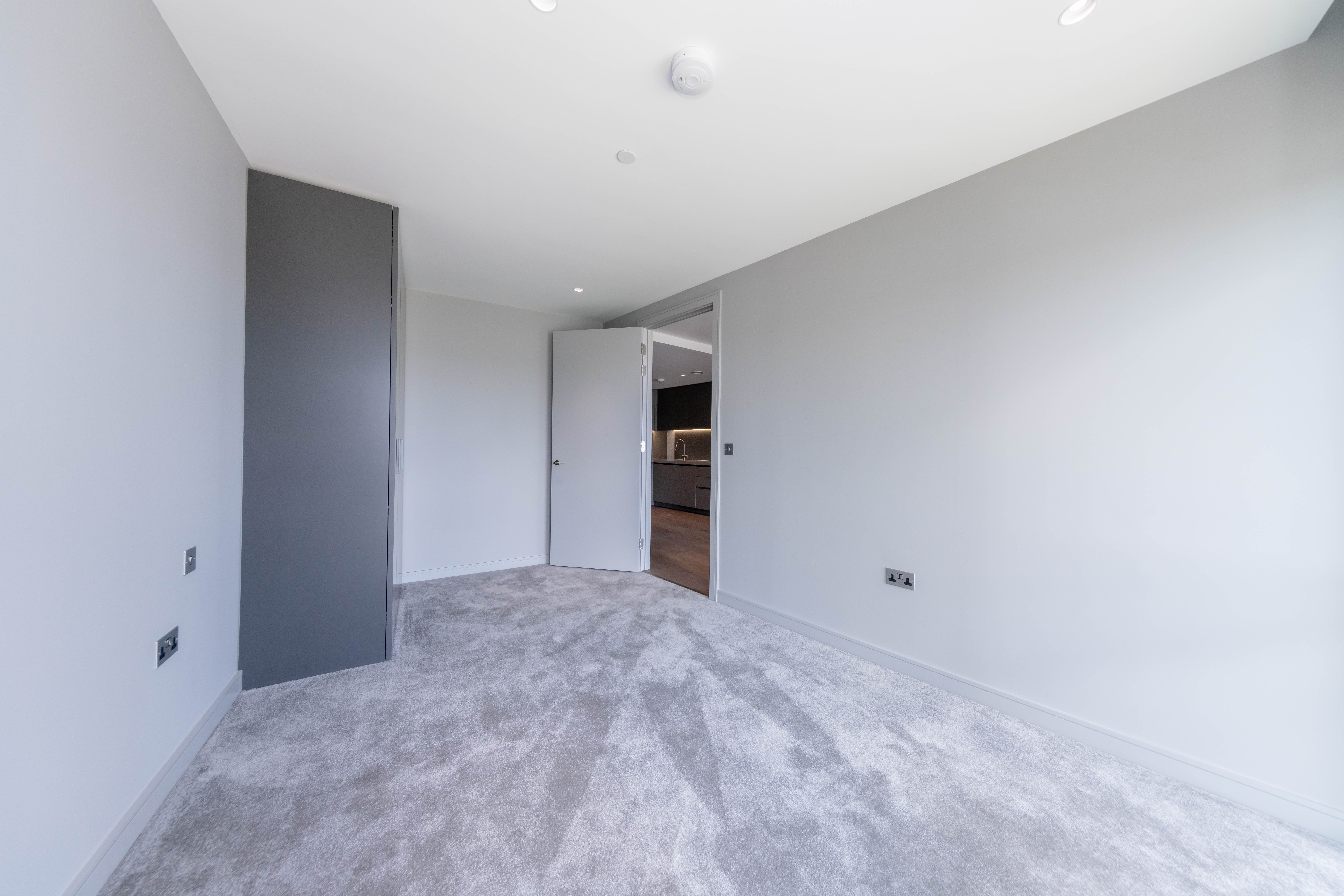 Flat Cutter Lane in Greater London
