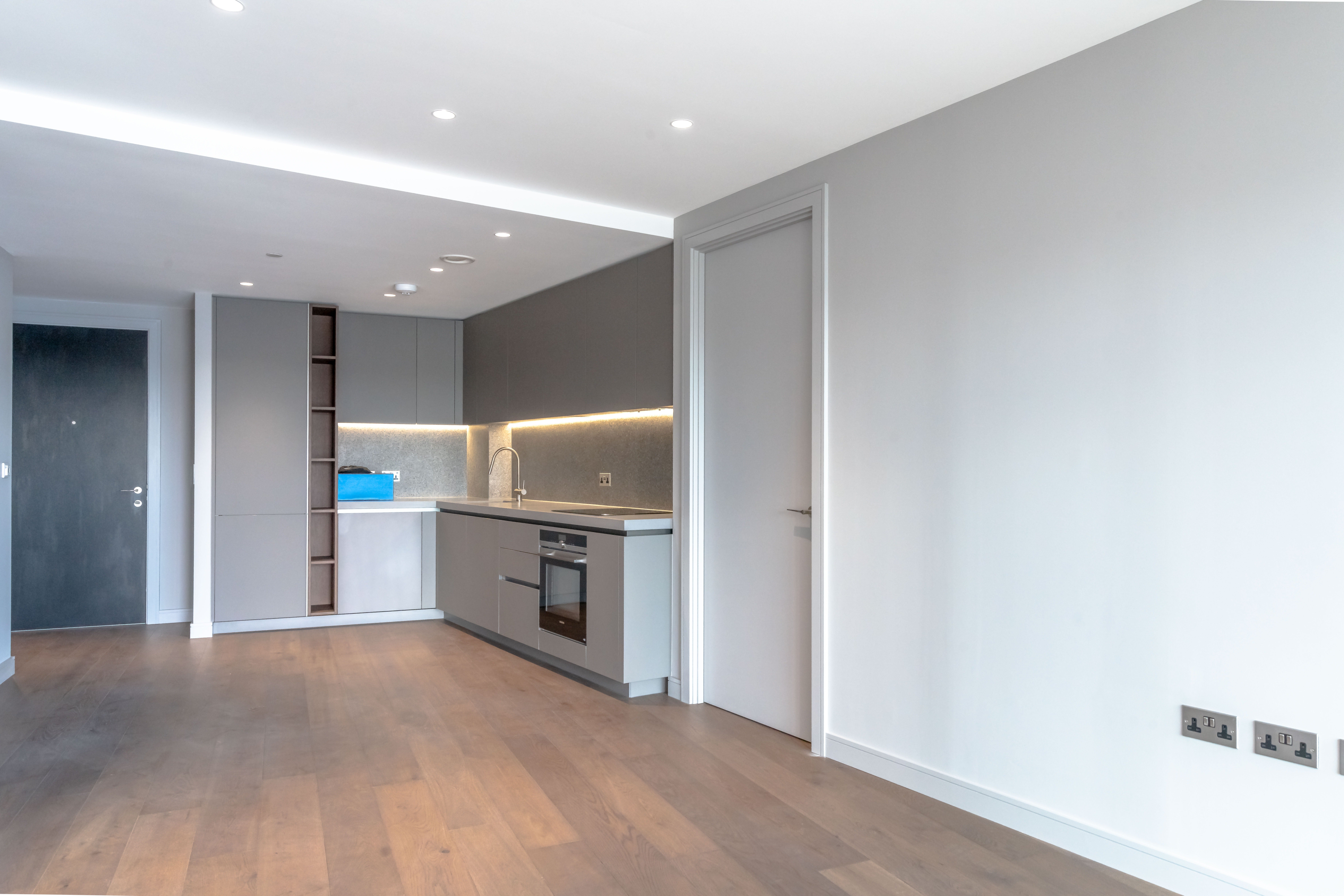 Flat Cutter Lane in Greater London