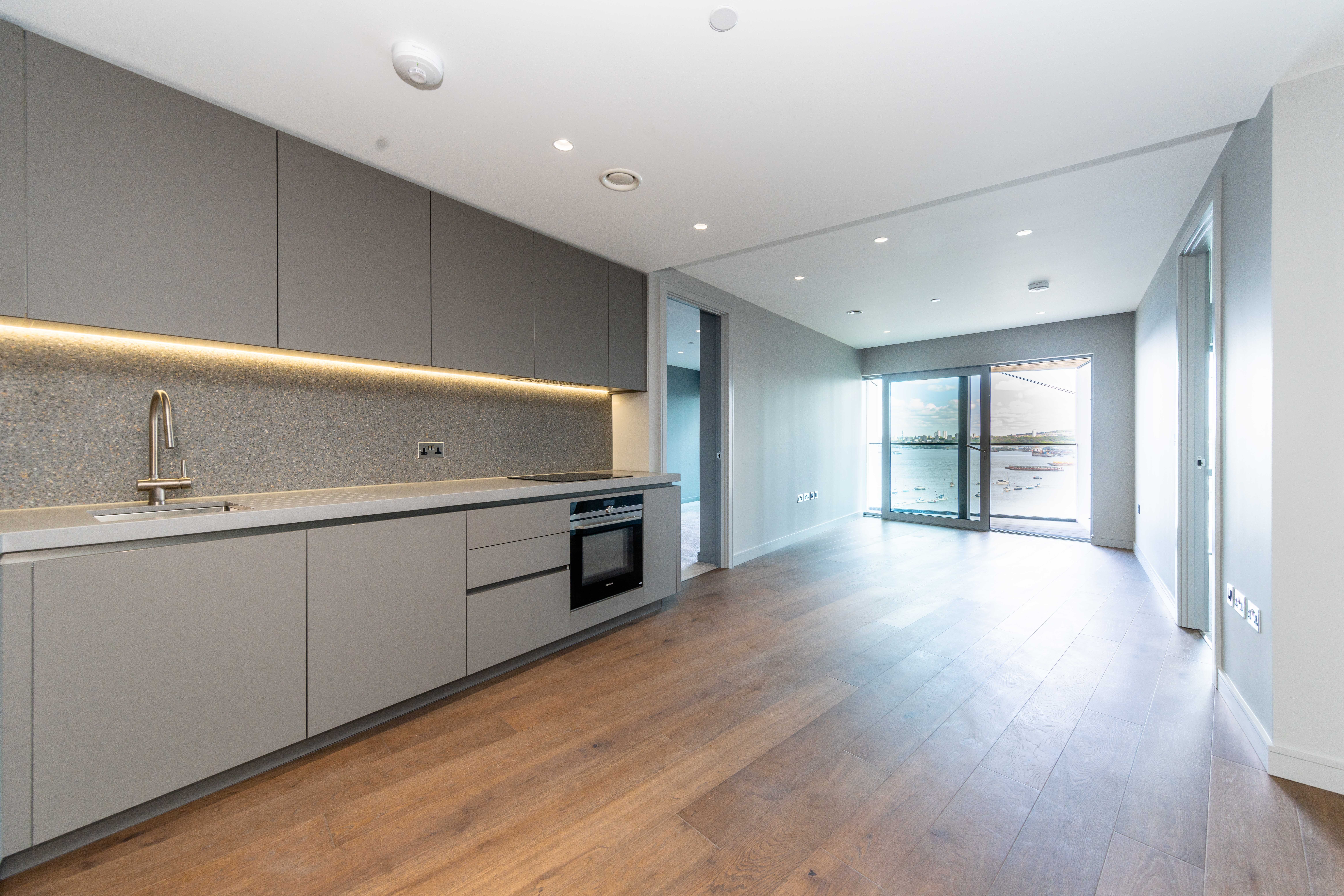 Flat Cutter Lane in Greater London