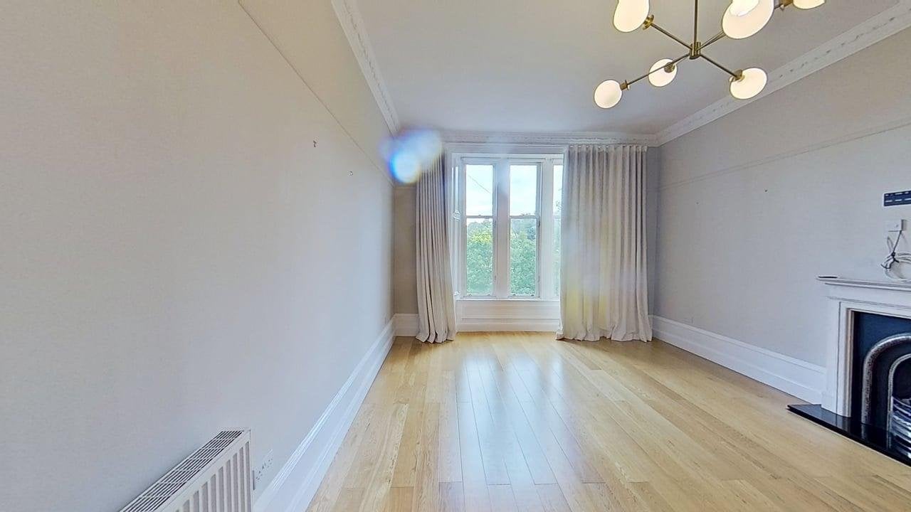 Flat Parkgrove Terrace in Glasgow