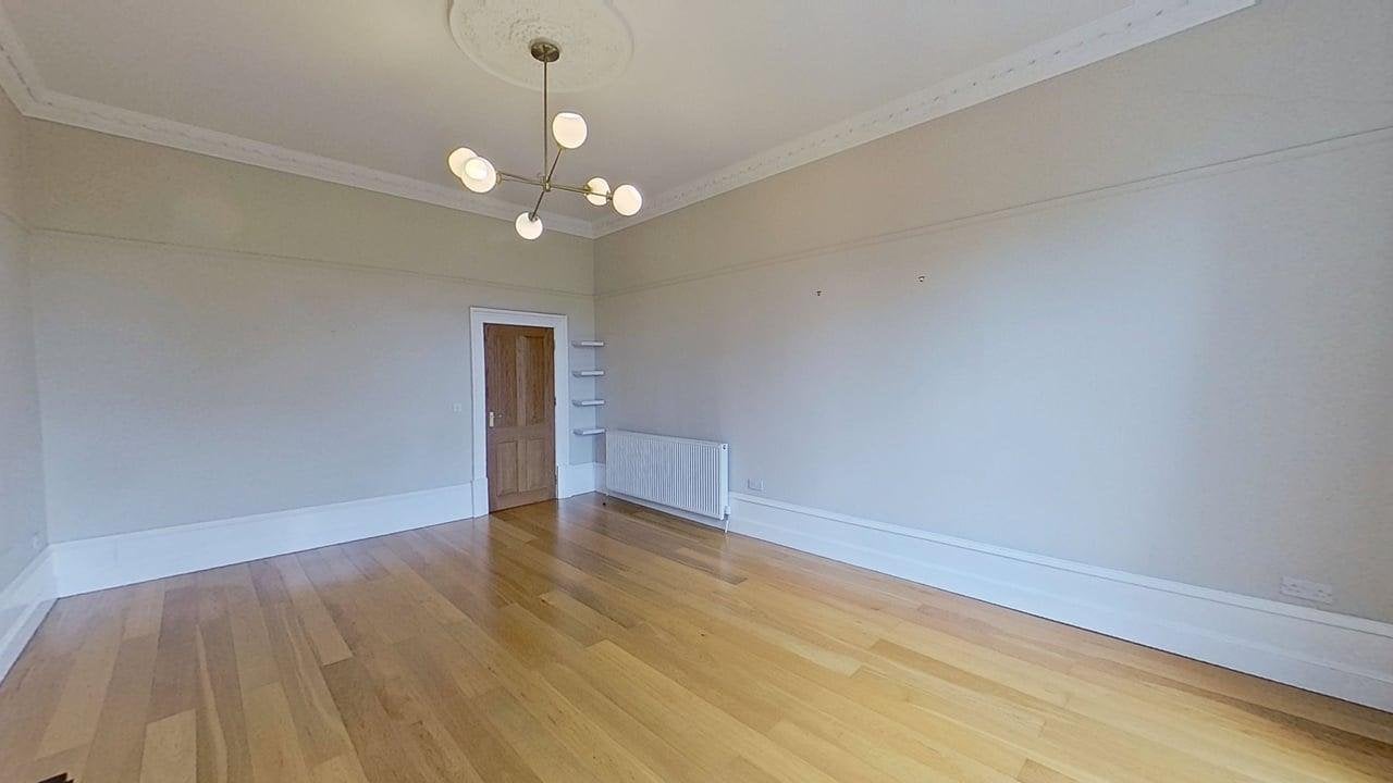 Flat Parkgrove Terrace in Glasgow