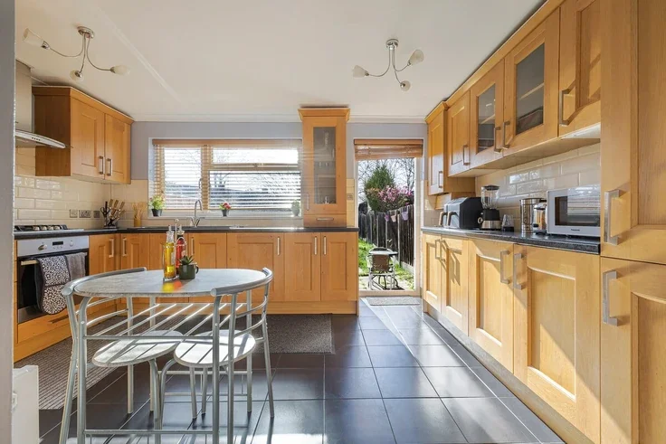 Flat Ivyhouse Road in Greater London