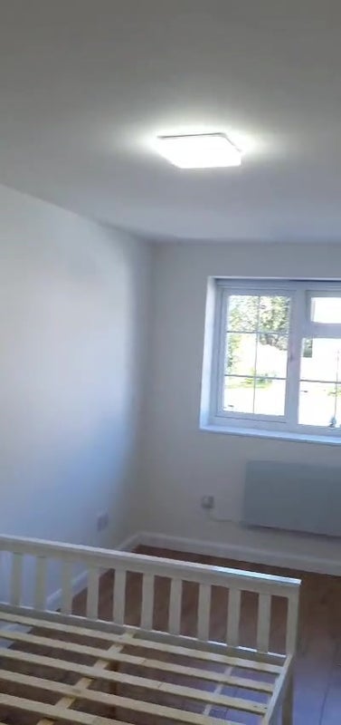 Room Birchway Close in Royal Leamington Spa