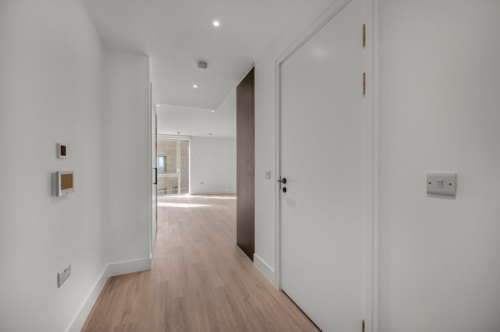 Flat Bollo Bridge Road in Greater London