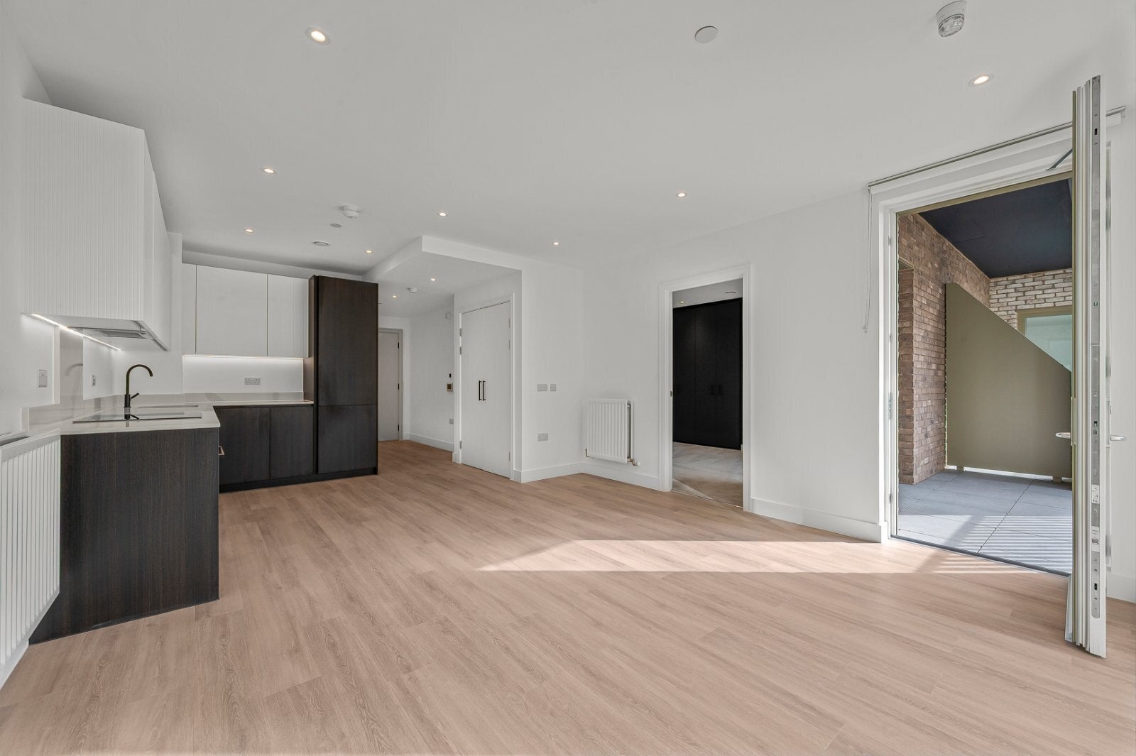 Flat Bollo Bridge Road in Greater London