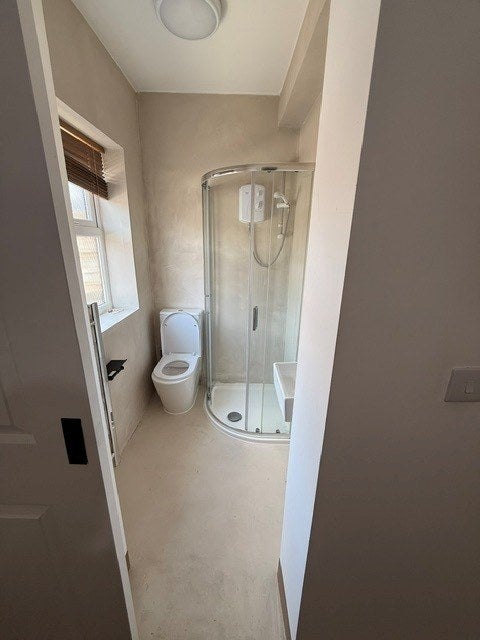 Room Granville Road in Luton