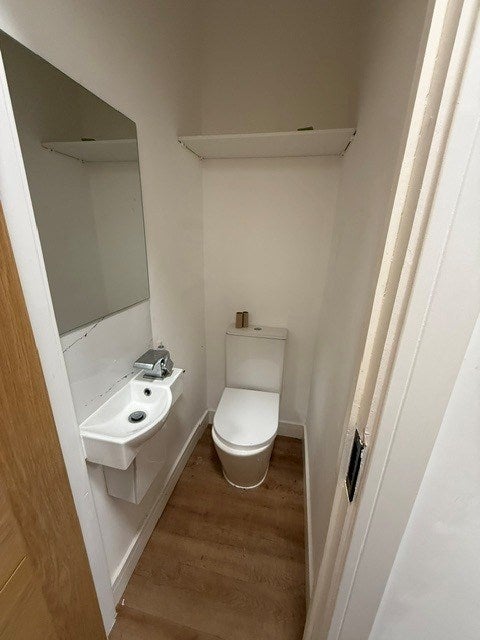 Room Granville Road in Luton