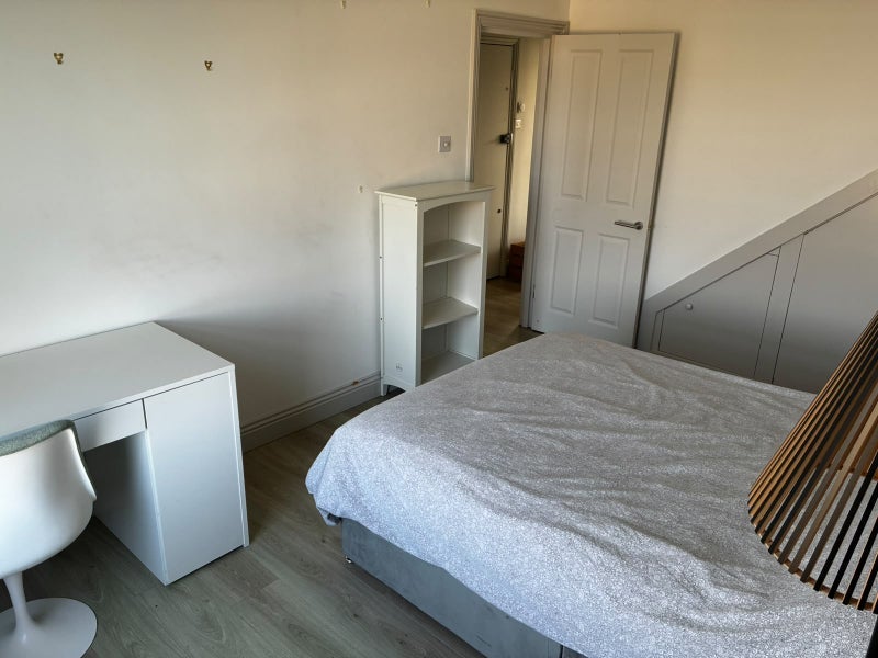 Room Lambert Road in Greater London
