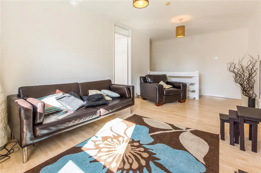 Flat Highmoor in Swansea