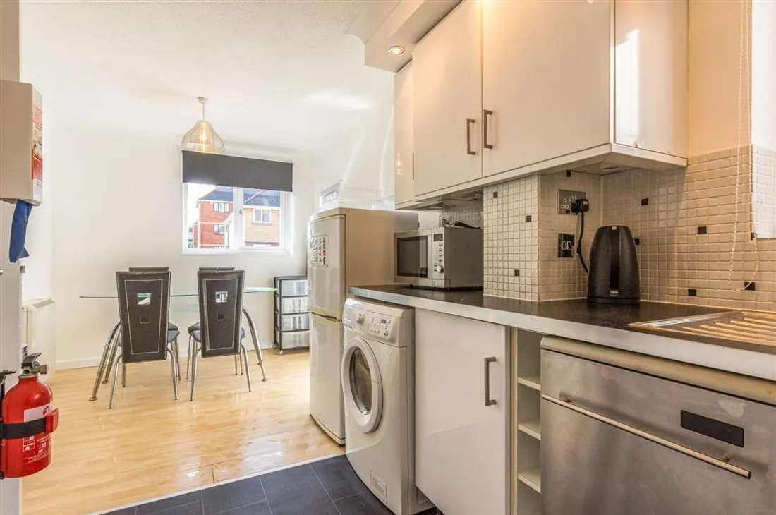 Flat Highmoor in Swansea