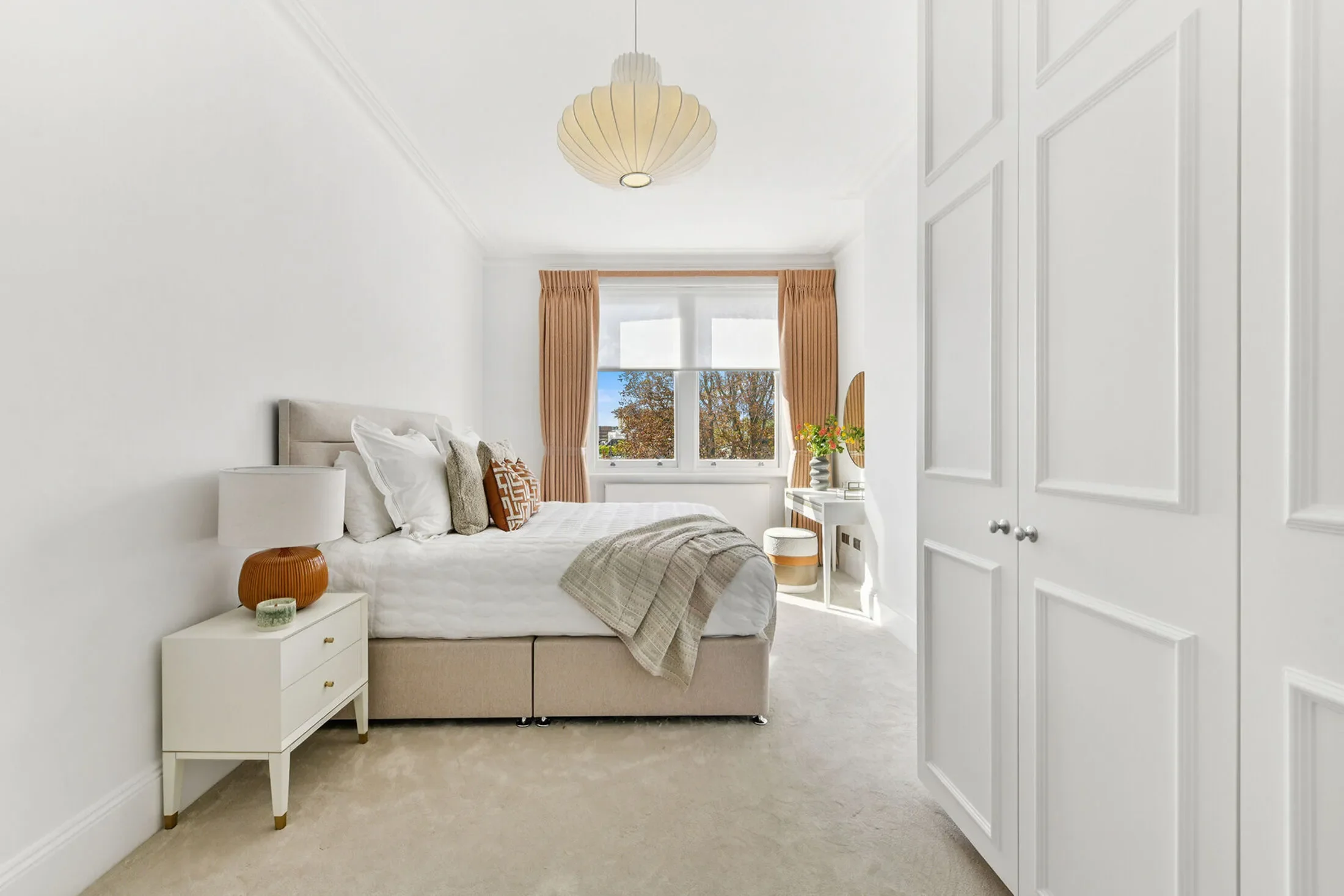 Flat Kynance Place in Greater London