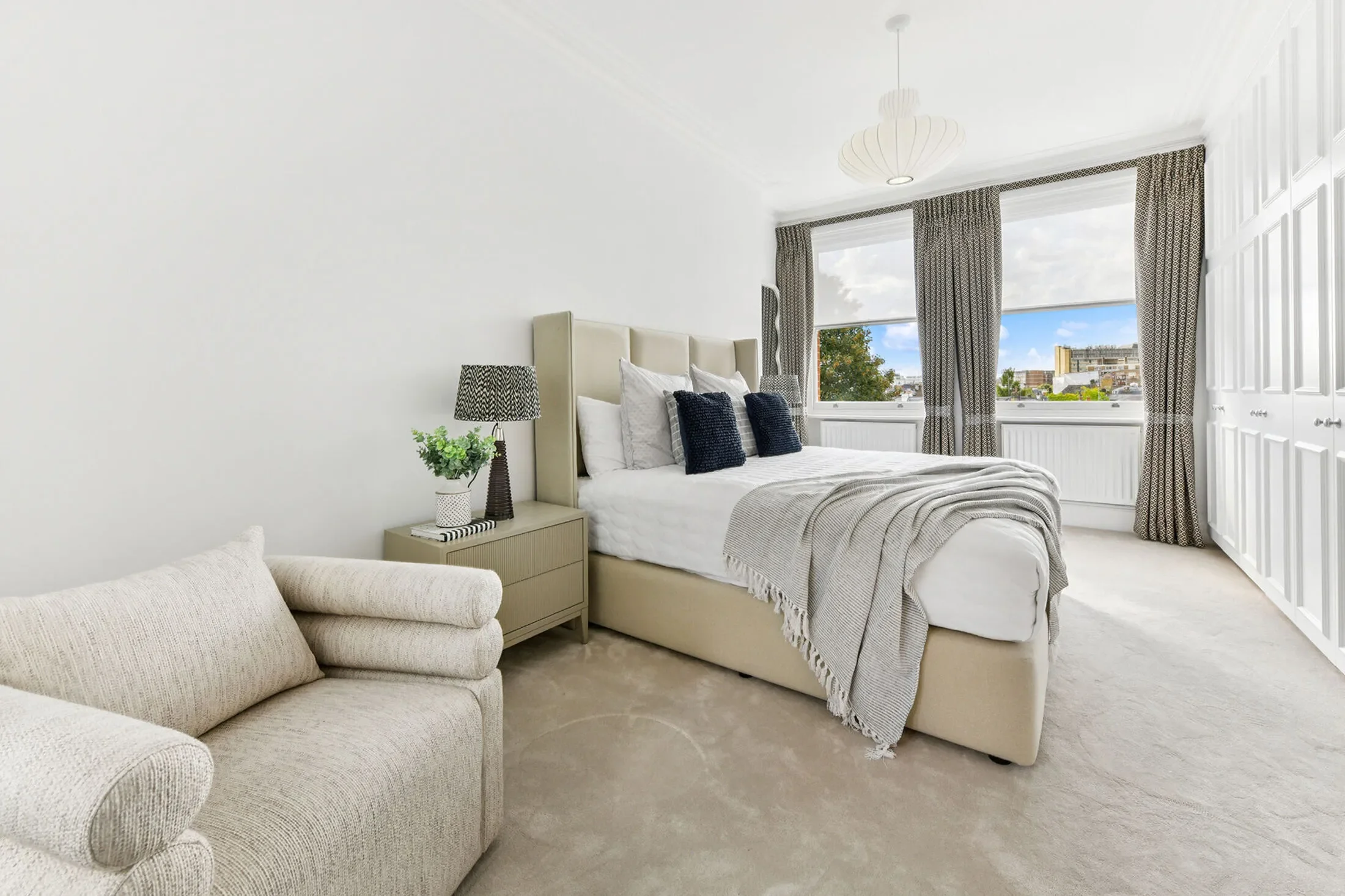 Flat Kynance Place in Greater London