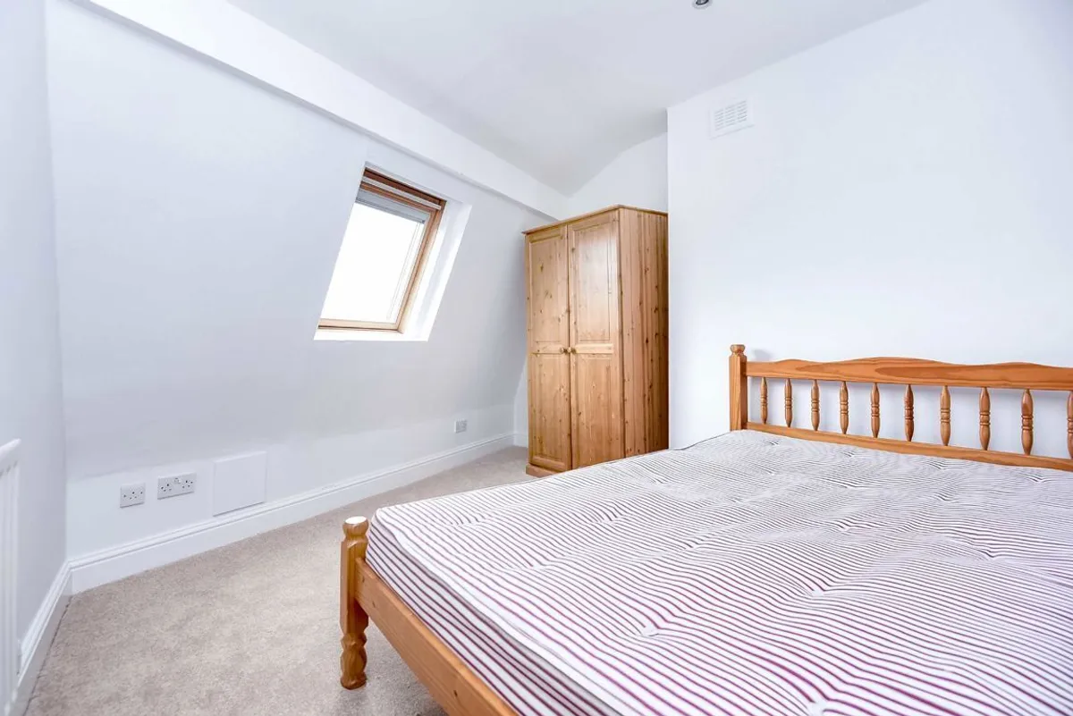 Flat Balham High Road in Greater London