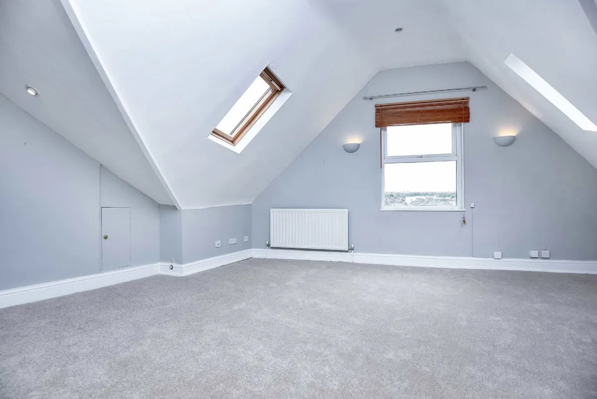 Flat Balham High Road in Greater London