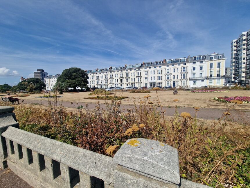Flat South Parade in Portsmouth