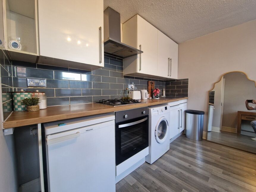 Flat South Parade in Portsmouth