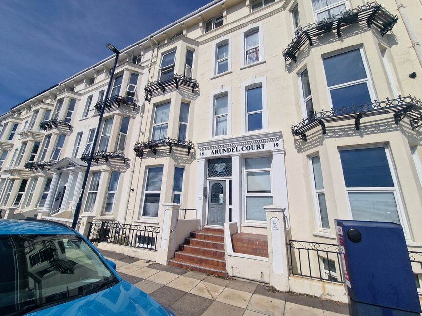 Flat South Parade in Portsmouth