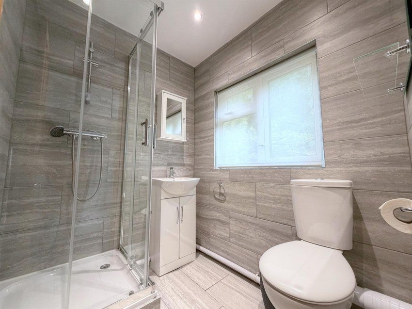 Flat Ashburnham Road in Luton