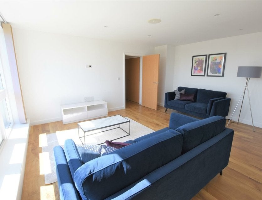 Flat Park Lodge Avenue in Greater London