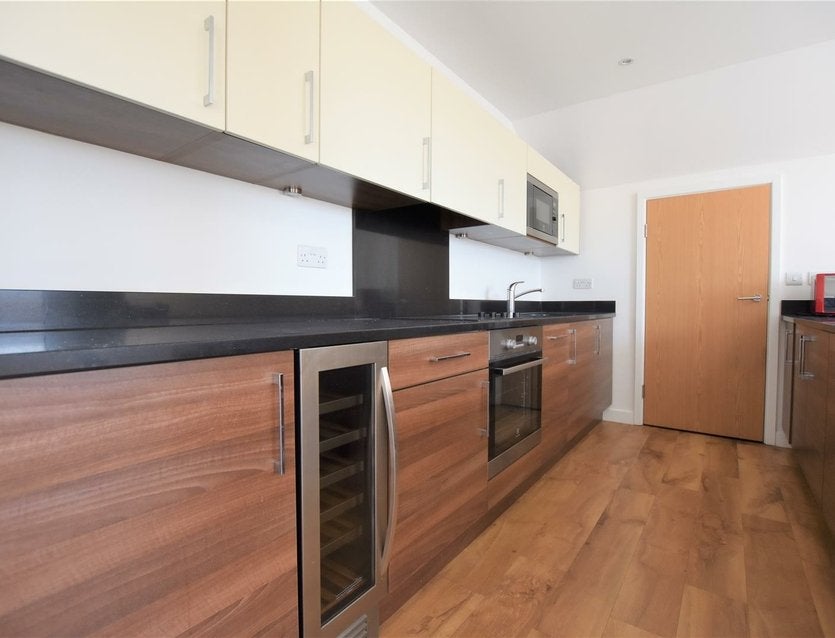 Flat Park Lodge Avenue in Greater London