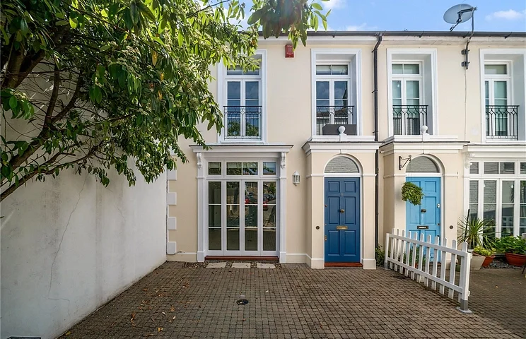 House Kew Foot Road in London