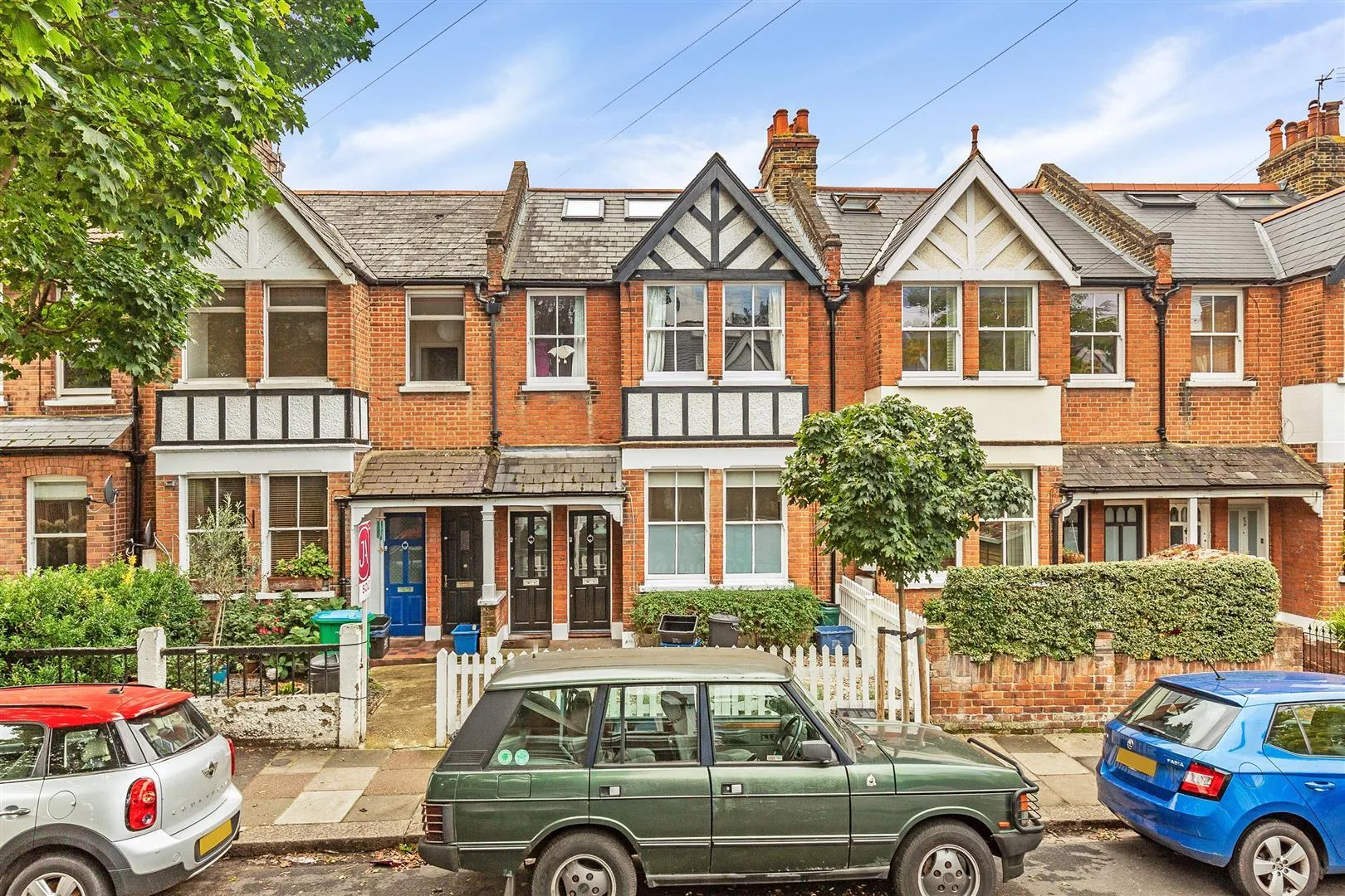 House Ashleigh Road in Greater London
