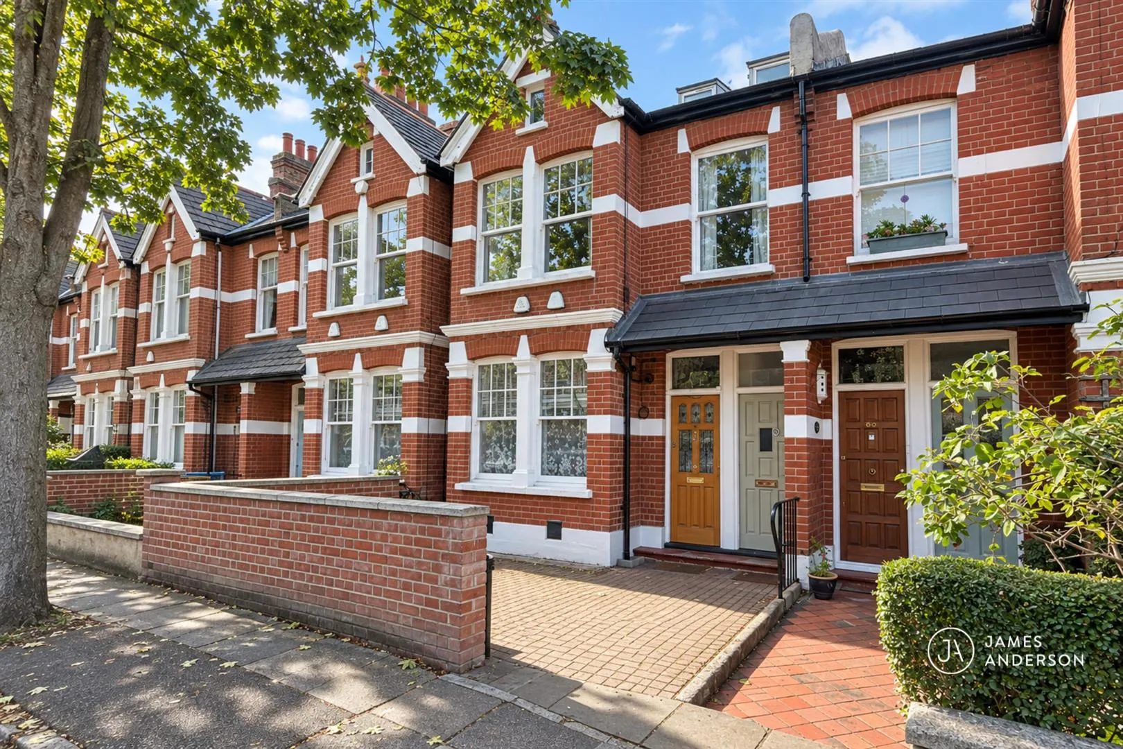 House Ashleigh Road in Greater London